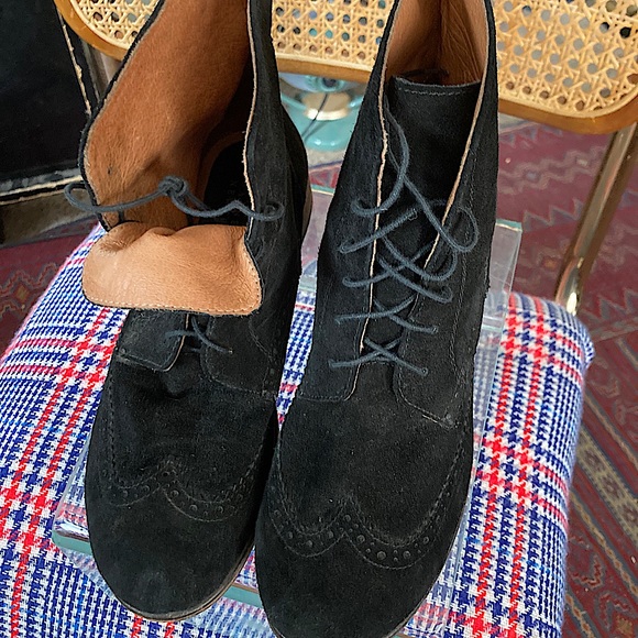 Black suede boots - Picture 1 of 8